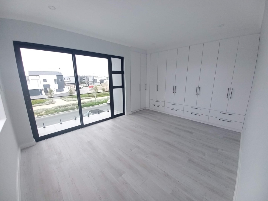 5 Bedroom Property for Sale in Sandown Western Cape